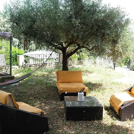 With Pool And Beautiful View In The Luberon In Pujet Sur Durance - 10 *